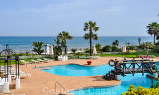 Te koop in Puerto Banus, Marbella: luxe strandappartement, penthouse met 5 slaapkamers 22502 