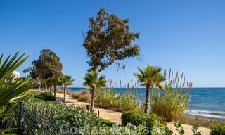 Moderne frontlijn strandappartementen op de New Golden Mile tussen Marbella en Estepona 25465 