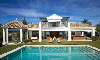 Exclusieve villa te koop in een gated en beveiligd up-market gebied van Marbella - Benahavis met zeezicht 30355 