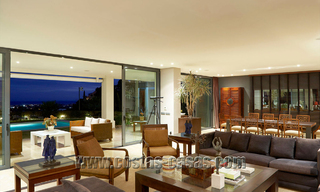 Exclusieve villa te koop in een gated en beveiligd up-market gebied van Marbella - Benahavis met zeezicht 30360 