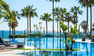 Luxe strandappartementen te koop in een eerstelijns strand resort, New Golden Mile, Marbella - Estepona 5297 