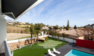 Grote en volledig gerenoveerde, moderne villa te koop in Nueva Andalucía, Marbella 30123 