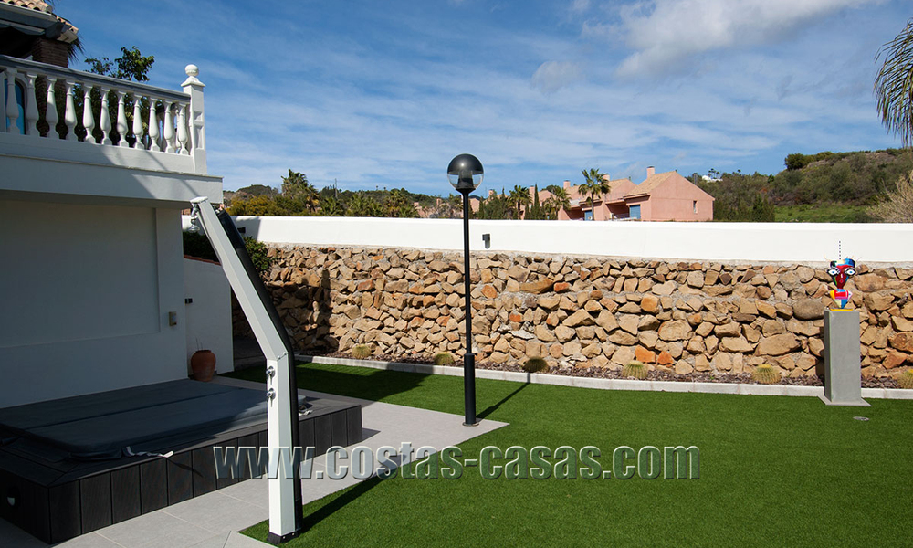 Grote en volledig gerenoveerde, moderne villa te koop in Nueva Andalucía, Marbella 30147
