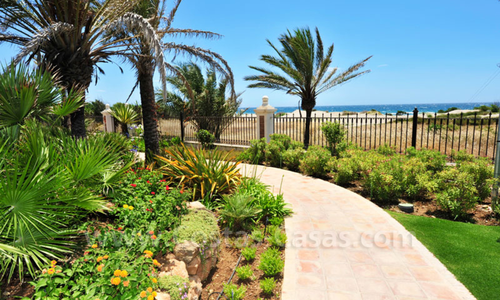 Opportuniteit! Urgente verkoop! Exclusief eerstelijns strandappartement te koop in Marbella 8412