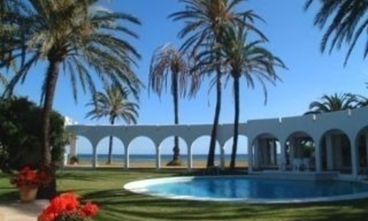 Eerste lijn strand - Beachfront - villa te koop te Marbella - Costa del Sol 0