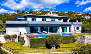 Instapklare moderne villa te koop met schitterend open zeezicht net ten oosten van Marbella centrum 32702 