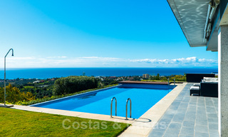 Instapklare moderne villa te koop met schitterend open zeezicht net ten oosten van Marbella centrum 32718 