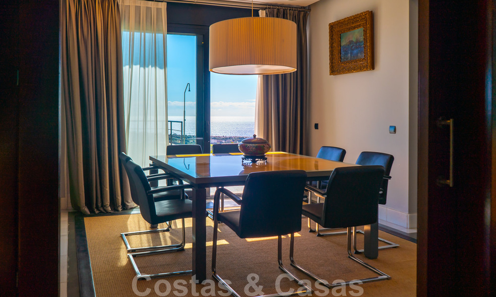 Instapklare moderne villa te koop met schitterend open zeezicht net ten oosten van Marbella centrum 32720