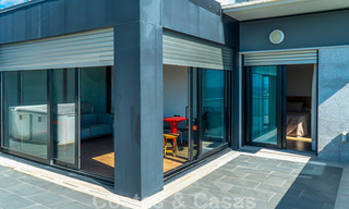 Instapklare moderne villa te koop met schitterend open zeezicht net ten oosten van Marbella centrum 32732 