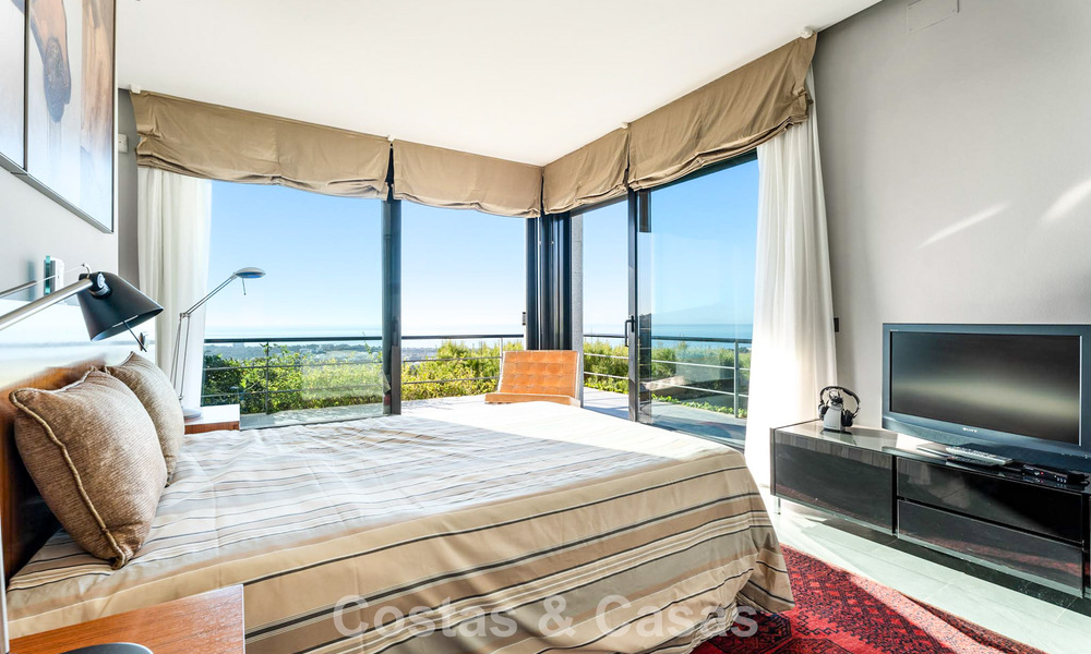 Instapklare moderne villa te koop met schitterend open zeezicht net ten oosten van Marbella centrum 787832