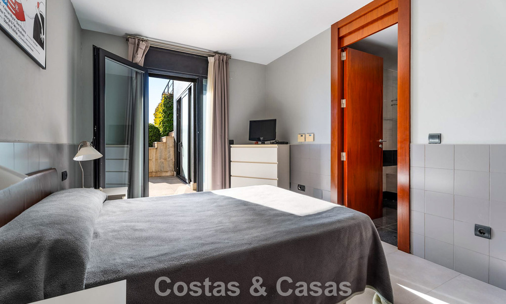 Instapklare moderne villa te koop met schitterend open zeezicht net ten oosten van Marbella centrum 787845