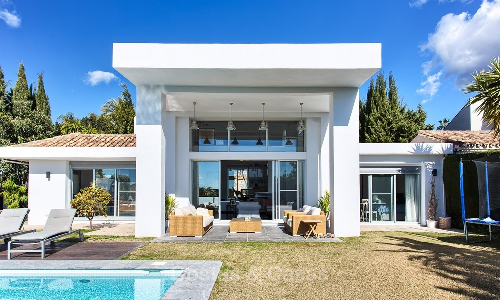 Te koop: Moderne villa in de Golfvallei van Nueva Andalucía, Marbella 2000