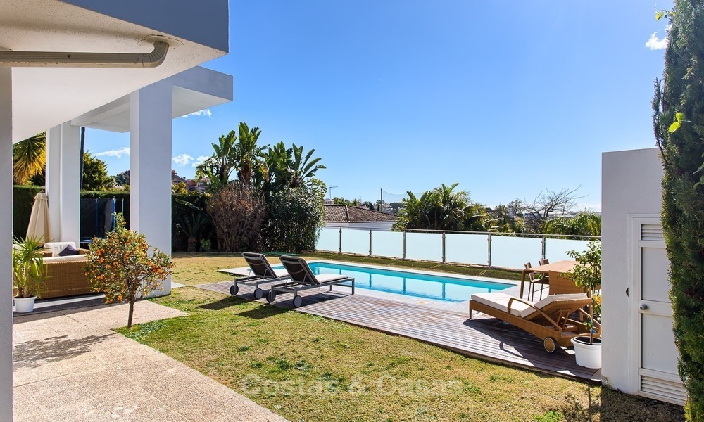 Te koop: Moderne villa in de Golfvallei van Nueva Andalucía, Marbella 2001