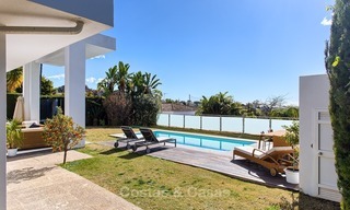 Te koop: Moderne villa in de Golfvallei van Nueva Andalucía, Marbella 2001 