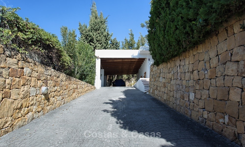 Te koop: Moderne villa in de Golfvallei van Nueva Andalucía, Marbella 2002