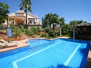 Villa te koop in Hacienda Las Chapas, Marbella