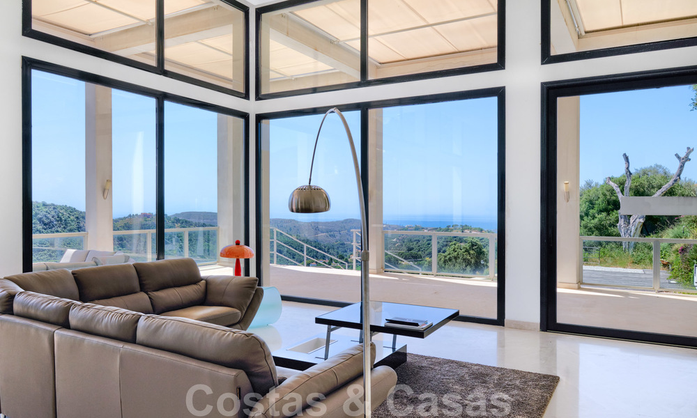 Te koop: Moderne villa op een gated country club in Marbella - Benahavis. Terug op de markt en verlaagd in prijs. 25956