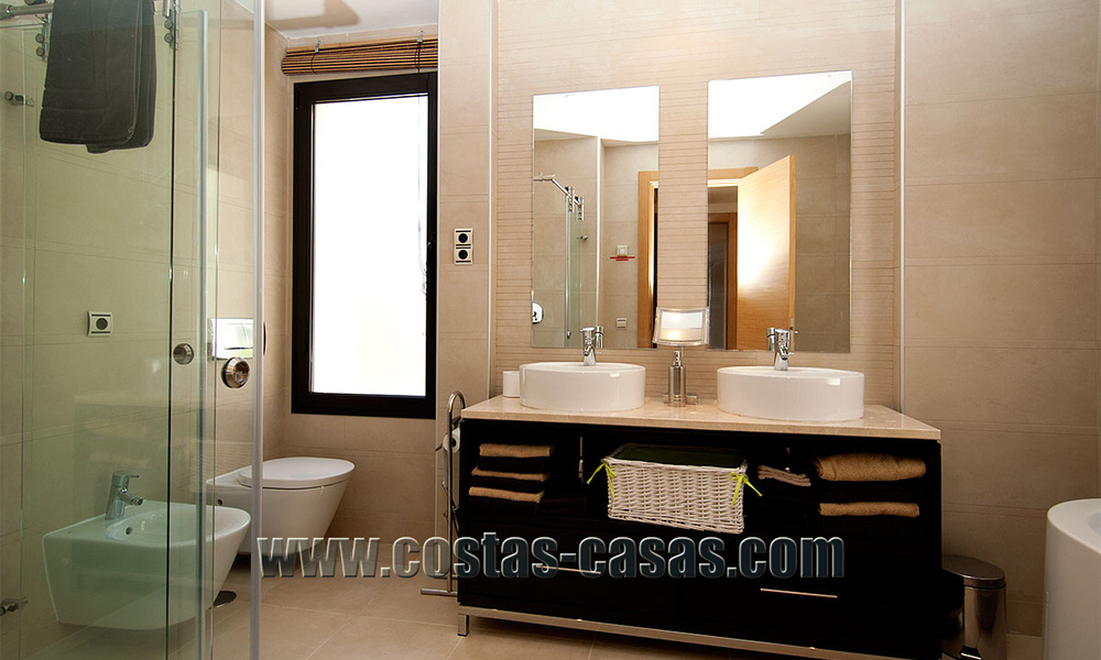 Te koop: Luxueus modern appartement in Marbella met spectaculair zeezicht 27380