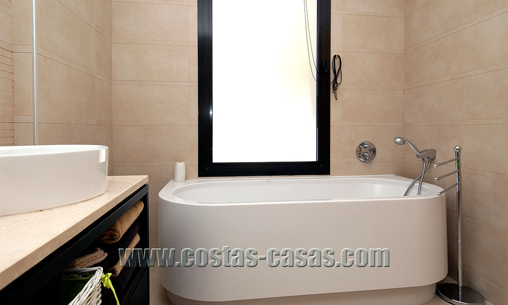 Te koop: Luxueus modern appartement in Marbella met spectaculair zeezicht 27381