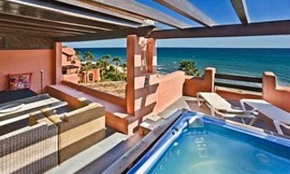 Estepona for sale: Frontline beach Penthouse appartement te koop, New Golden Mile, Marbella - Estepona 1
