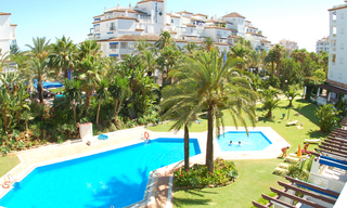 Beachside appartement te koop in Playas del Duque, Puerto Banus, Marbella 0