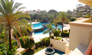 Luxe beachfront appartement te koop in Puerto Banus - Marbella 3