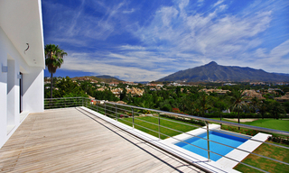 Marbella villa for sale: Frontline golf, moderne villa te koop in Nueva Andalucia - Marbella 23