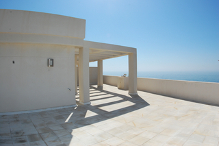 Nieuw Beachfront penthouse te koop, aan de boulevard centrum Estepona - Costa del Sol