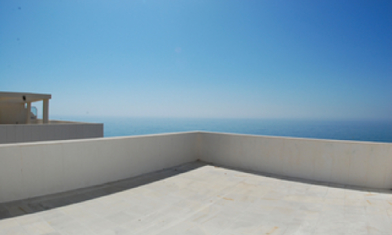 Nieuw Beachfront penthouse te koop, aan de boulevard centrum Estepona - Costa del Sol 4