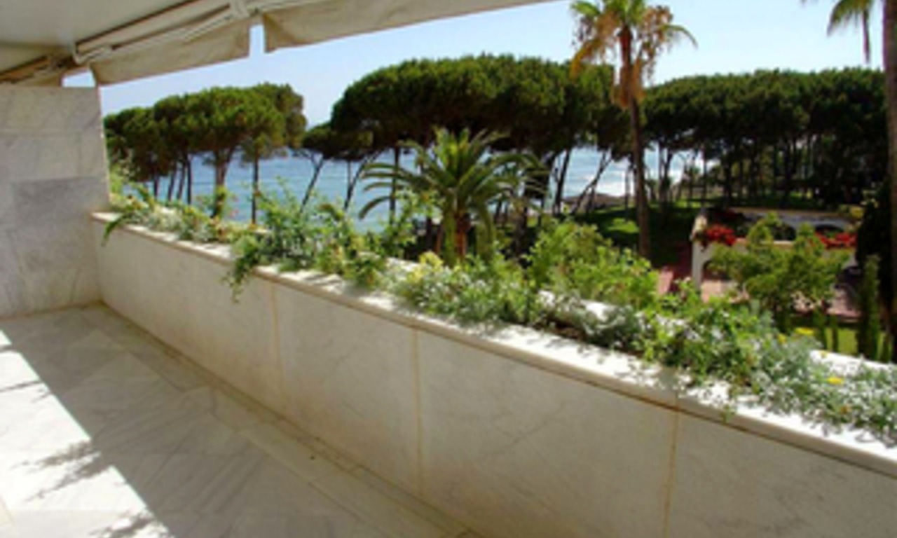 Marbella for sale: Luxe appartement te koop, seafront Golden Mile - Marbella centrum 0