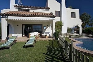 Estepona for sale: Bargain vrijstaande villa te koop in Estepona, Costa del Sol