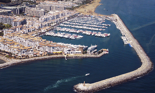 Marbella te Huur: commercieel pand, winkel, boetiek in Puerto Banus 0