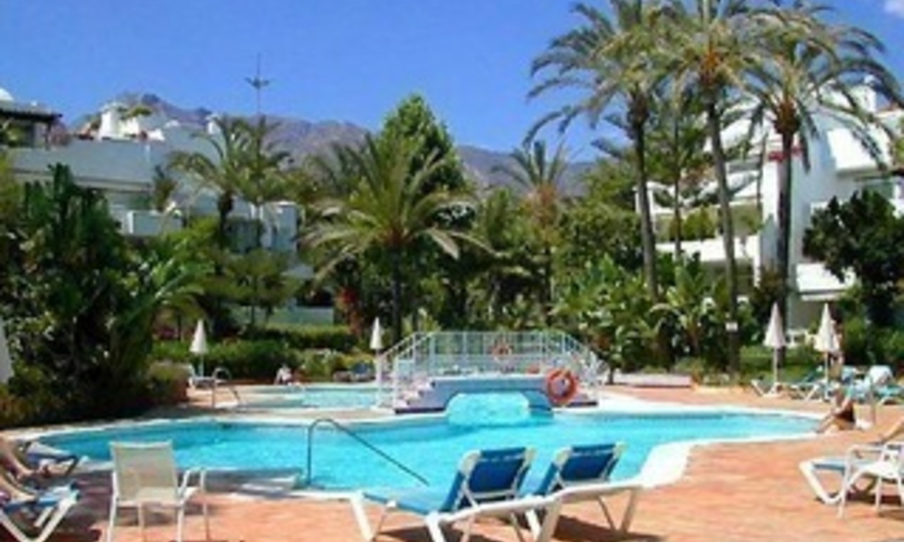 Appartement te koop in een beachfront complex op de Golden Mile op korte wandelafstand tot Marbella centrum 2