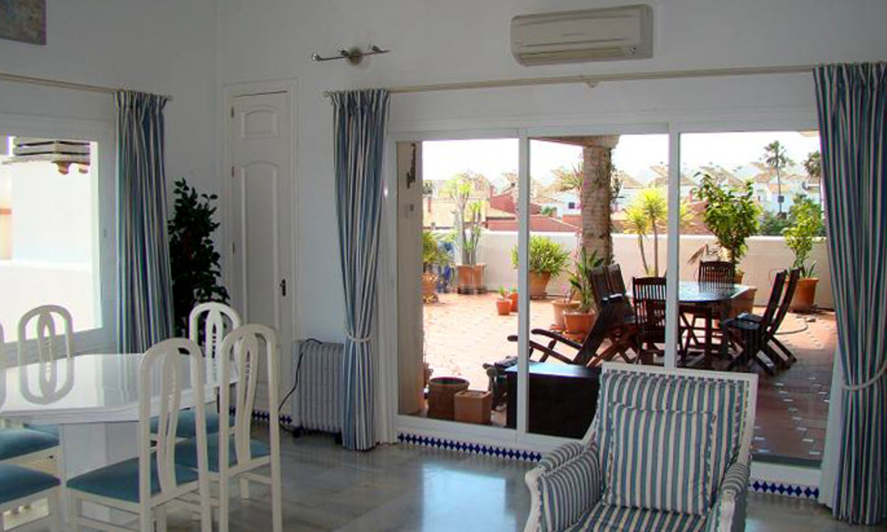 Beachfront penthouse appartement te koop in Estepona 6