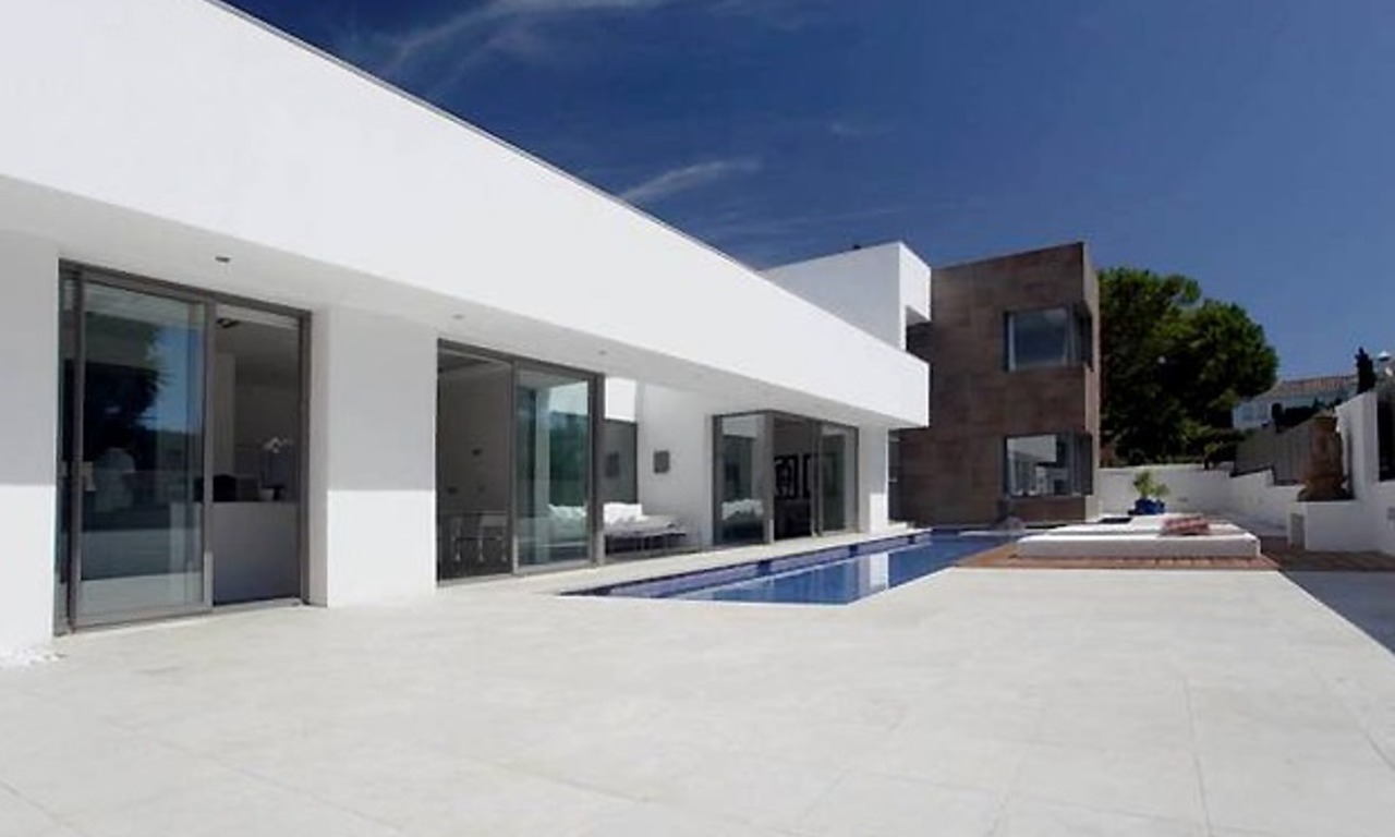 Nieuwe moderne villa te koop op de Gouden Mijl te Marbella 4