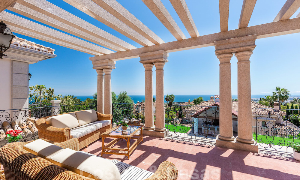 Luxe villa te koop met open zeezicht in Sierra Blanca, Marbella 22197