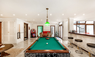 Luxe villa te koop met open zeezicht in Sierra Blanca, Marbella 22203 