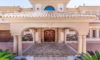 Luxe villa te koop met open zeezicht in Sierra Blanca, Marbella 22213 