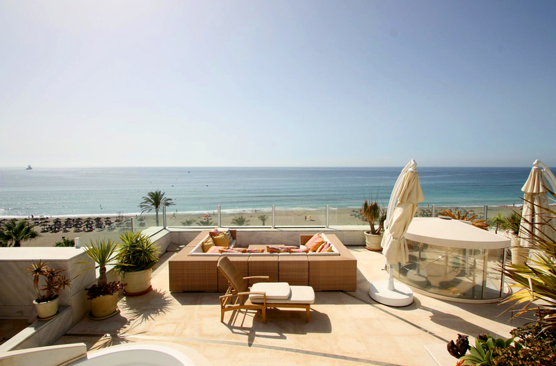 Eerstelijnstrand luxe penthouse te koop in Puerto Banus - Marbella