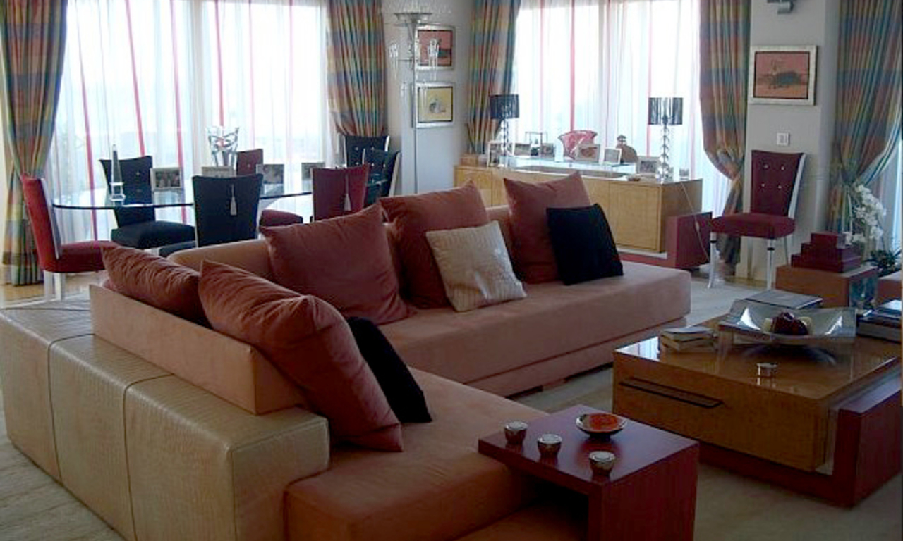 Eerstelijnstrand luxe penthouse te koop in Puerto Banus - Marbella 8