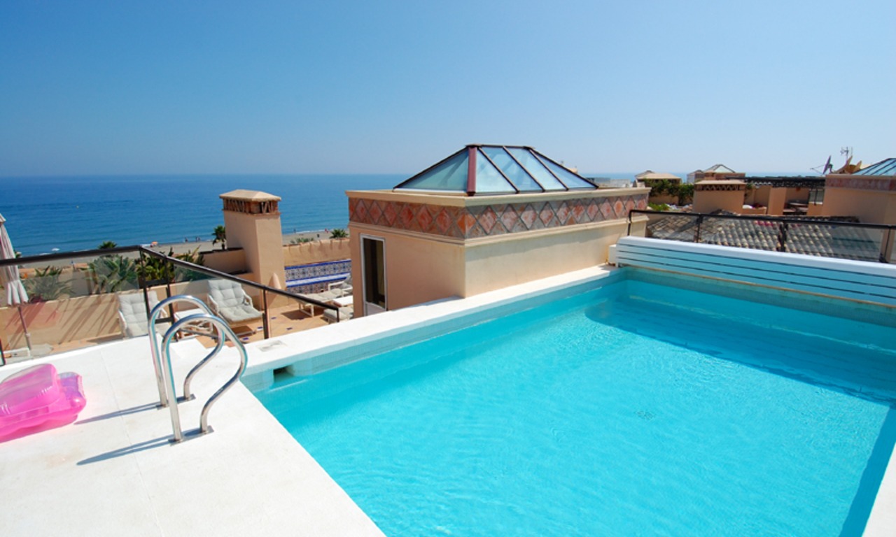 Frontline beach penthouse te koop - New Golden Mile tussen Puerto Banus (Marbella) en Estepona centrum 3