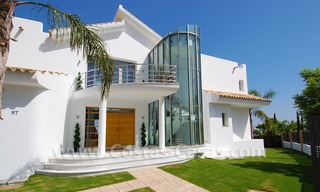 Spoedverkoop - Moderne nieuwe villa te koop op een exclusief golfresort tussen Marbella, Benahavis en Estepona 5