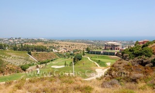 Spoedverkoop - Moderne nieuwe villa te koop op een exclusief golfresort tussen Marbella, Benahavis en Estepona 12