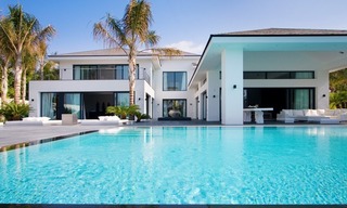 Nieuwe luxueuze moderne villa te koop exclusieve beachside urbanisatie Los Monteros Playa - Marbella 5