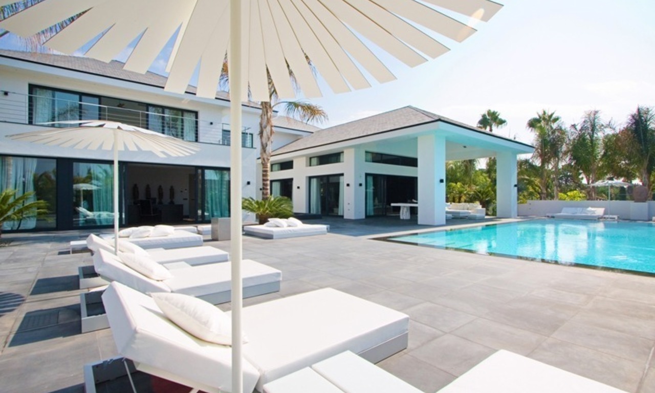 Nieuwe luxueuze moderne villa te koop exclusieve beachside urbanisatie Los Monteros Playa - Marbella 6