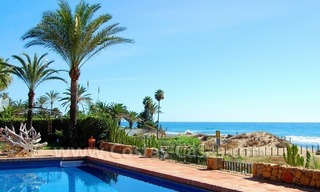 Exclusieve Beachfront villa te koop, eerste lijn strand, Bahia de Marbella – Los Monteros te Marbella 1