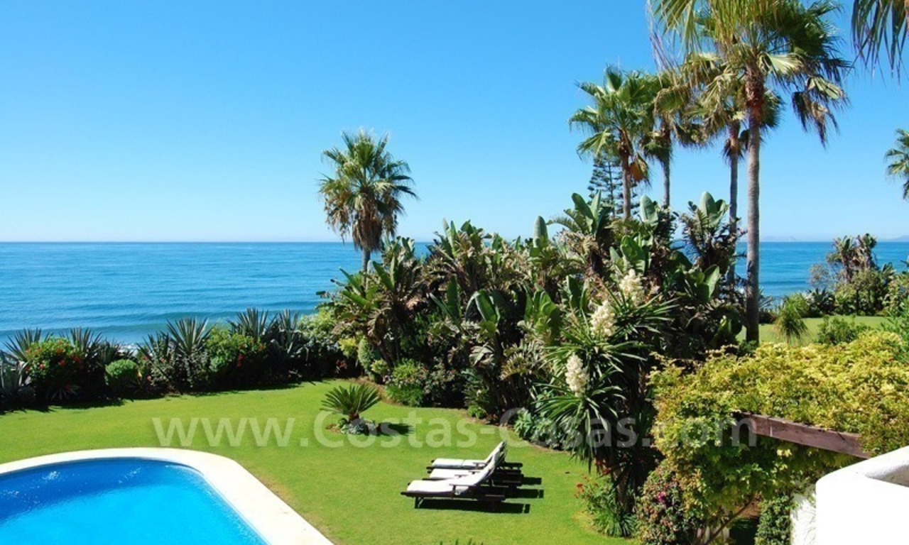 Exclusieve frontline beach villa te koop, Marbella - Estepona 1