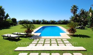 Exclusieve frontline beach villa te koop, Marbella - Estepona 2