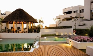 Moderne Frontline golf appartementen te koop, Marbella -Benahavis 2