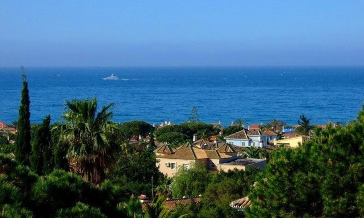 Beachside appartement te koop, dichtbij strand, Marbella oost 0